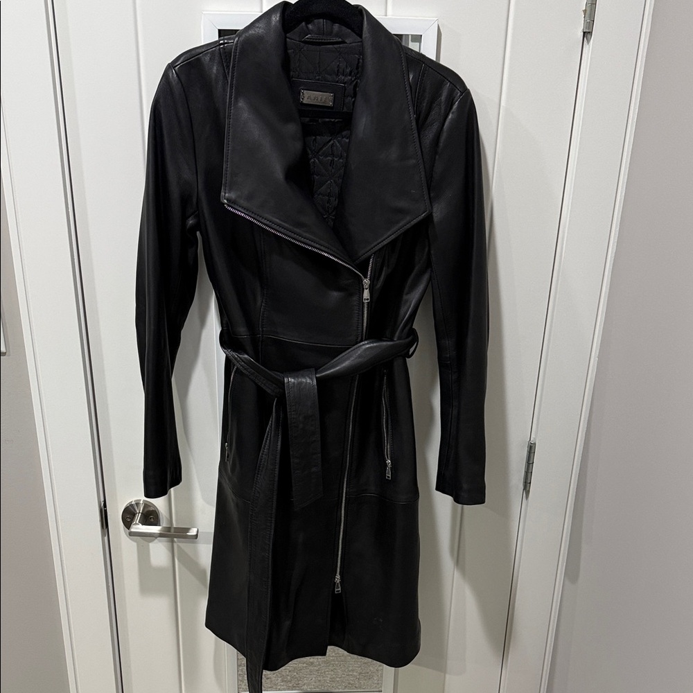 Danier Black Leather Women's Jacket PTP 19”